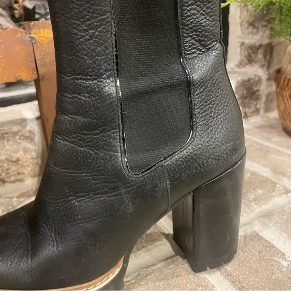 Tory Burch Lug Sole Leather Heeled Ankle Boots Size 7.5 - Picture 10 of 11